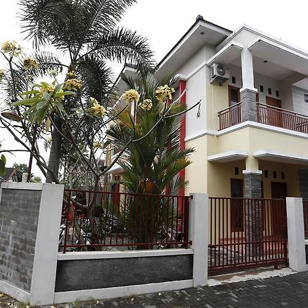 Reddoorz @ Jalan Damai Hotel Ngaglik Exterior photo